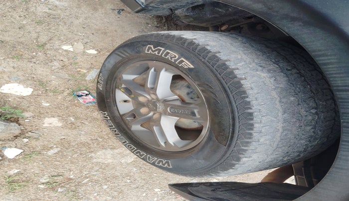 2022 Mahindra Thar LX PETROL HT 4WD AT, Petrol, Automatic, 64,512 km, tyre