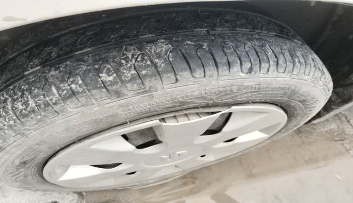 2014 Maruti Alto K10 VXI, Petrol, Manual, 84,297 km, tyre