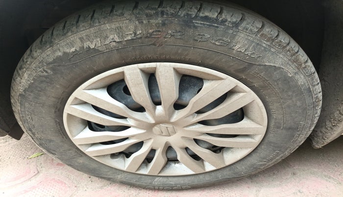 2022 Maruti Dzire VXI CNG, Petrol, Manual, 30,495 km, tyre