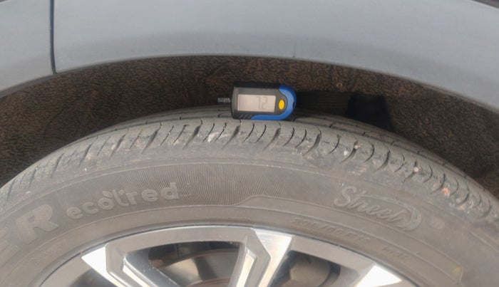 2023 Mahindra XUV700 AX 7 D AT 7 STR, Diesel, Automatic, 65,788 km, tyre