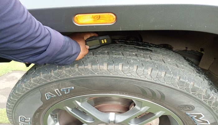 2021 Mahindra Thar LX HT PETROL 4WD MT, Petrol, Manual, 25,351 km, tyre