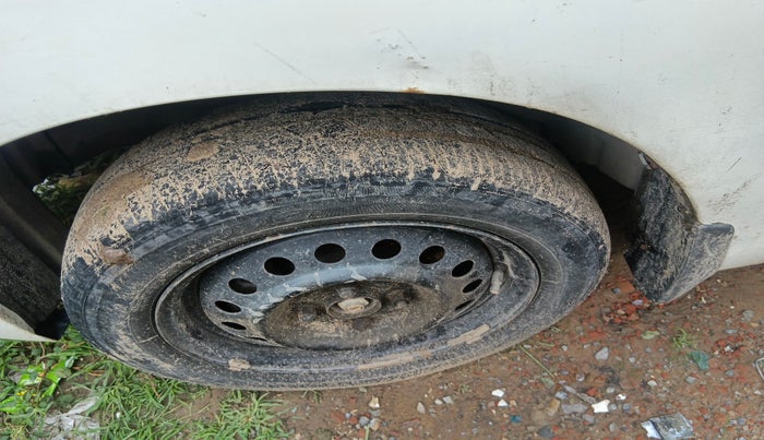 2015 Maruti Wagon R 1.0 LXI CNG, Petrol, Manual, 79,514 km, tyre