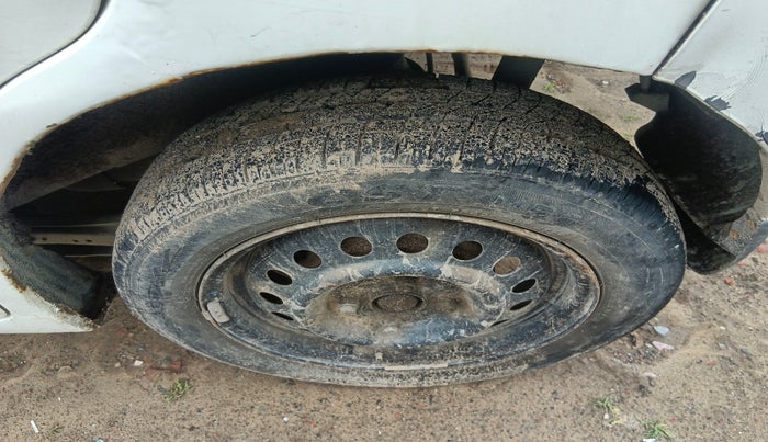 2015 Maruti Wagon R 1.0 LXI CNG, Petrol, Manual, 79,514 km, tyre