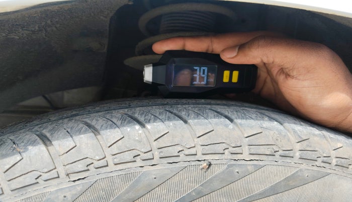 2023 Maruti Swift VXI, Petrol, Manual, 33,892 km, tyre