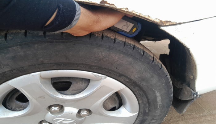 2010 Hyundai Accent GLE, Petrol, Manual, 1,42,679 km, tyre