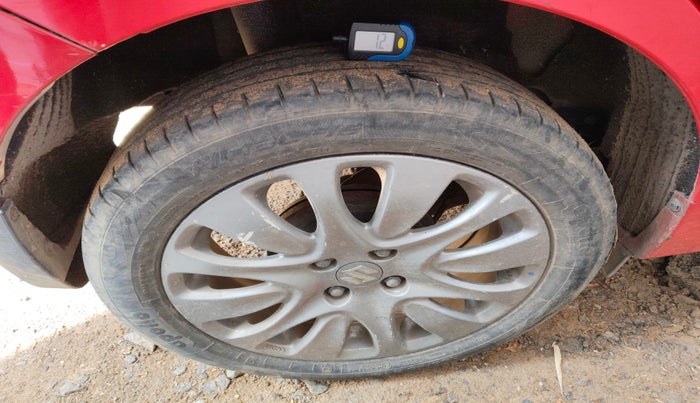 2017 Maruti Baleno ZETA DIESEL 1.3, Diesel, Manual, 2,00,676 km, tyre