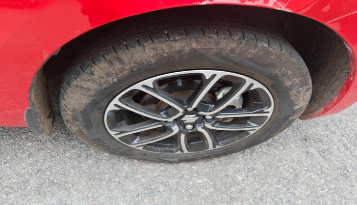2023 Maruti Swift ZXI PLUS DUAL TONE, Petrol, Manual, 26,683 km, tyre