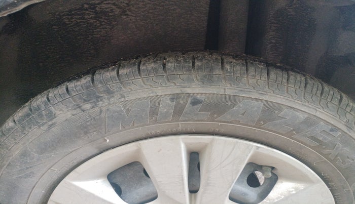 2013 Maruti Swift Dzire VDI, Diesel, Manual, 1,25,951 km, tyre