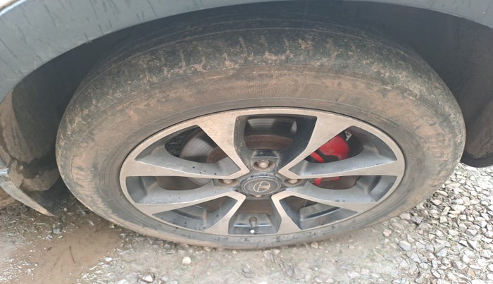 2019 Tata NEXON XZ DIESEL, Diesel, Manual, 1,00,684 km, tyre