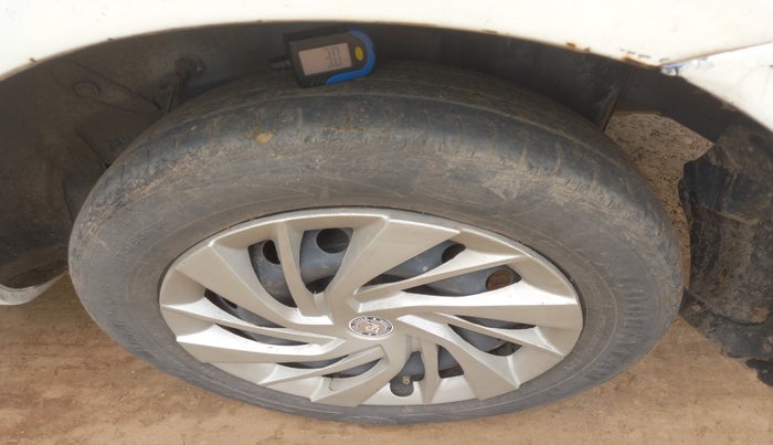 2012 Toyota Etios G, Petrol, Manual, 85,610 km, tyre