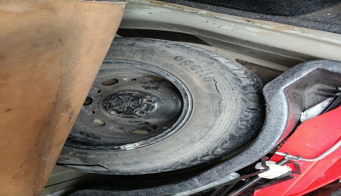 2013 Skoda Rapid ACTIVE 1.6 TDI CR MT, Diesel, Manual, 1,30,920 km, tyre