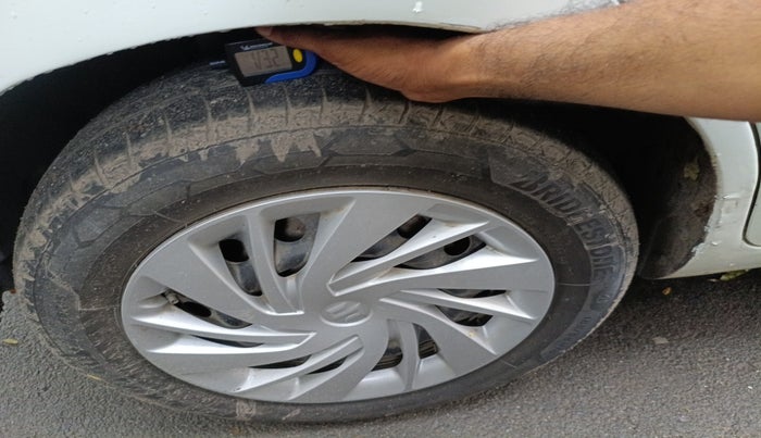 2014 Maruti Ertiga VXI CNG, Petrol, Manual, 90,888 km, tyre