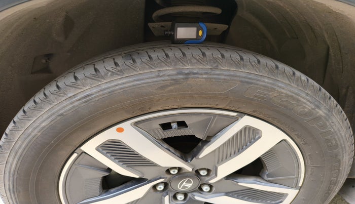 2024 Tata Safari ADVENTURE PLUS AT, Diesel, Automatic, 13,100 km, tyre