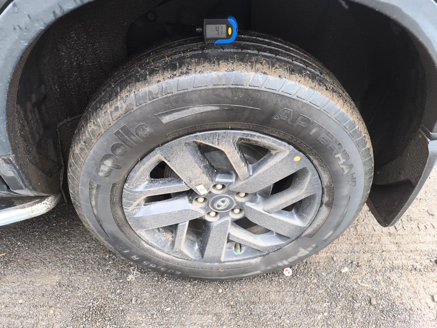 2021 Tata Harrier XZA PLUS CAMO EDITION, Diesel, Automatic, 57,400 km, tyre