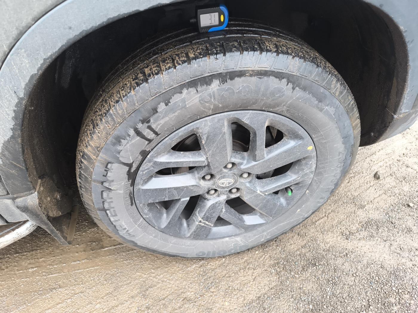 2021 Tata Harrier XZA PLUS CAMO EDITION, Diesel, Automatic, 57,400 km, tyre