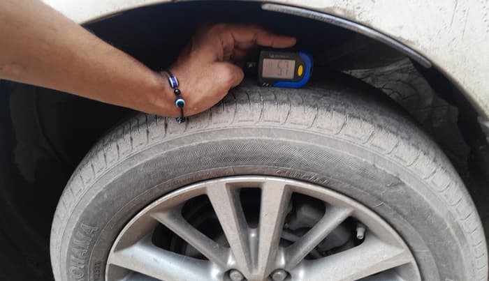 2014 Toyota Corolla Altis VL AT PETROL, Petrol, Automatic, 62,833 km, tyre