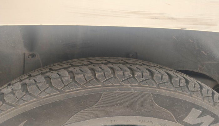 2018 Mahindra TUV300 T10, Diesel, Manual, 1,62,021 km, tyre