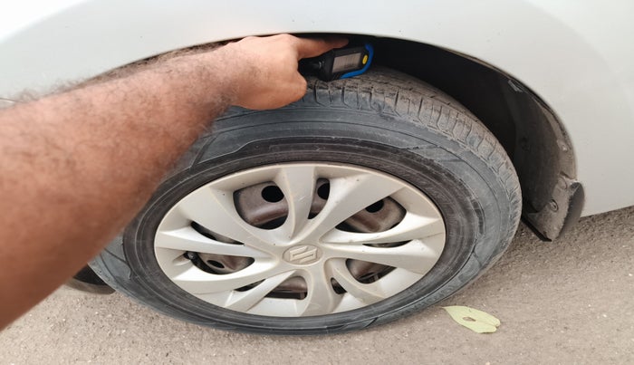 2019 Maruti Swift VDI AMT, Diesel, Automatic, 1,25,843 km, tyre