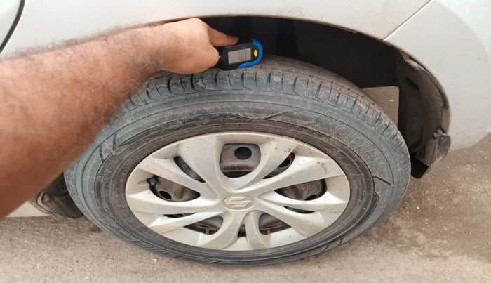 2019 Maruti Swift VDI AMT, Diesel, Automatic, 1,25,843 km, tyre