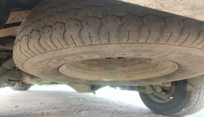 2010 Mahindra Xylo E4, Diesel, Manual, 1,93,357 km, tyre