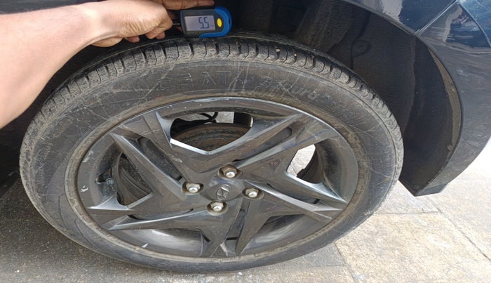 2021 Hyundai NEW I20 SPORTZ 1.2 AT, Petrol, Automatic, 17,620 km, tyre