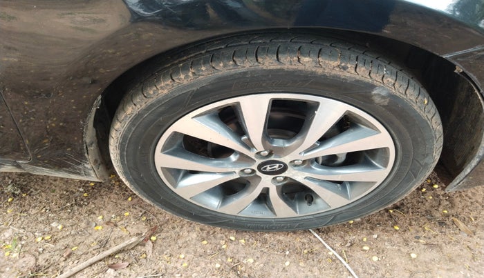 2016 Hyundai Verna 1.6 VTVT SX, Petrol, Manual, 79,331 km, tyre