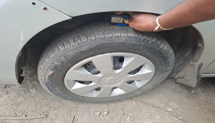 2015 Maruti Wagon R 1.0 LXI CNG, Petrol, Manual, 1,08,290 km, tyre