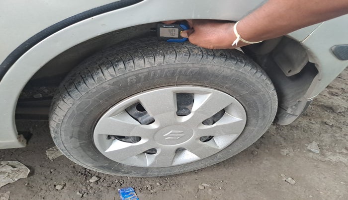 2015 Maruti Wagon R 1.0 LXI CNG, Petrol, Manual, 1,08,290 km, tyre