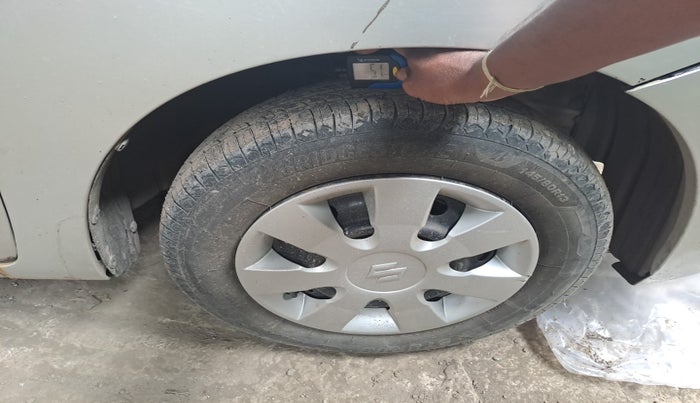 2015 Maruti Wagon R 1.0 LXI CNG, Petrol, Manual, 1,08,290 km, tyre
