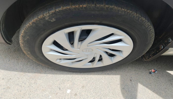 2020 Maruti Ertiga VXI SHVS, Petrol, Manual, 46,560 km, tyre
