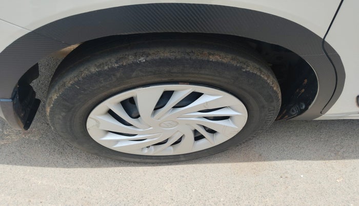 2020 Maruti Ertiga VXI SHVS, Petrol, Manual, 46,560 km, tyre