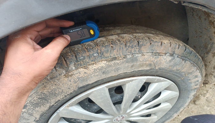 2015 Maruti Swift Dzire VDI ABS, Diesel, Manual, 1,21,800 km, tyre