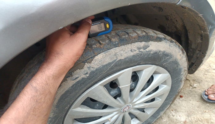 2015 Maruti Swift Dzire VDI ABS, Diesel, Manual, 1,21,800 km, tyre