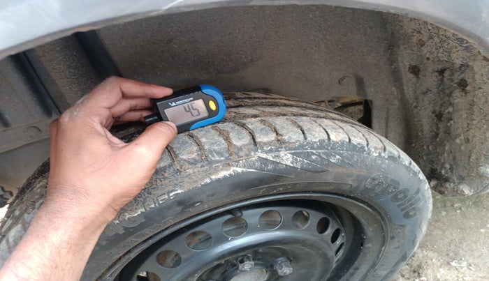 2015 Maruti Swift Dzire VDI ABS, Diesel, Manual, 1,21,800 km, tyre