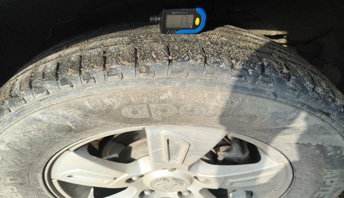 2012 Mahindra XUV500 W8, Diesel, Manual, 1,95,743 km, tyre
