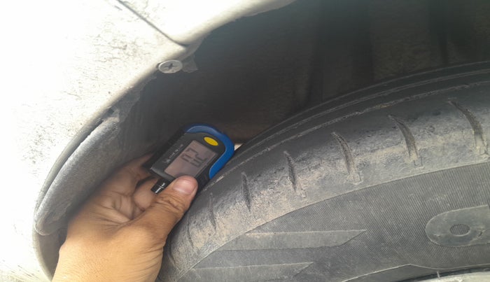 2020 Maruti Swift VXI, Petrol, Manual, 1,09,179 km, tyre