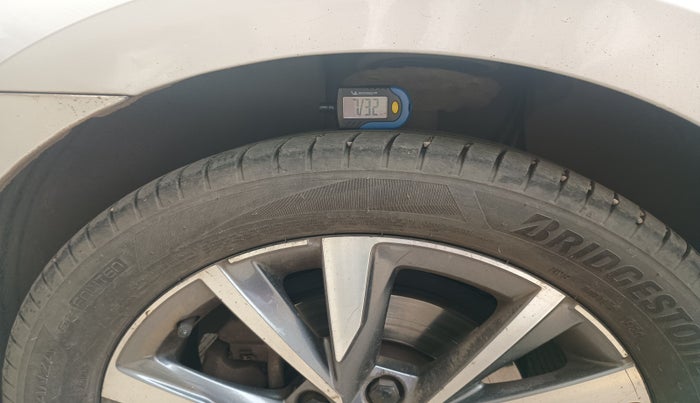 2022 Skoda SLAVIA STYLE 1.0L TSI MT, Petrol, Manual, 75,700 km, tyre