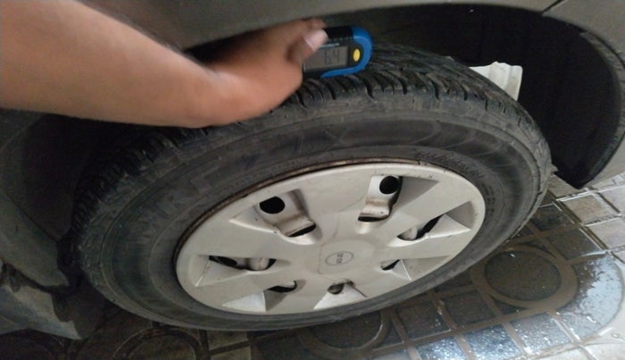 2013 Maruti Wagon R 1.0 LXI CNG, Petrol, Manual, 92,878 km, tyre