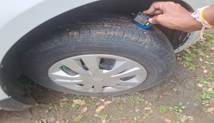 2012 Maruti Swift Dzire VXI, Petrol, Manual, 55,012 km, tyre
