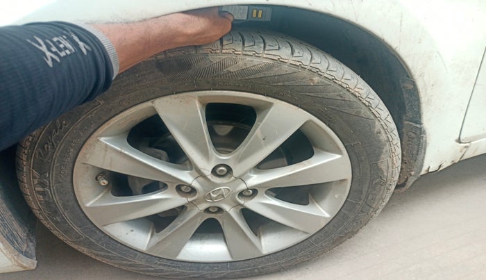 2012 Hyundai Verna FLUIDIC 1.6 CRDI SX AT, Diesel, Automatic, 1,31,790 km, tyre