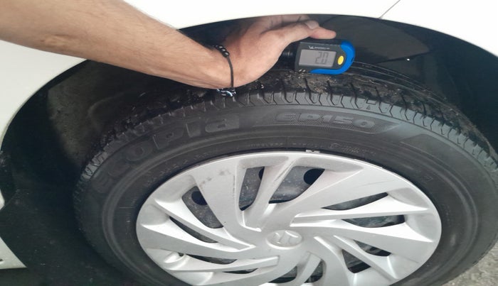 2018 Maruti Ertiga VXI SHVS, Petrol, Manual, 26,808 km, tyre
