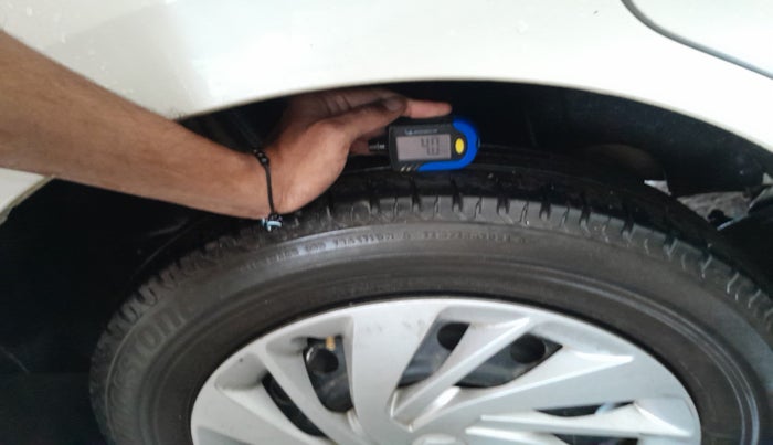2018 Maruti Ertiga VXI SHVS, Petrol, Manual, 26,808 km, tyre