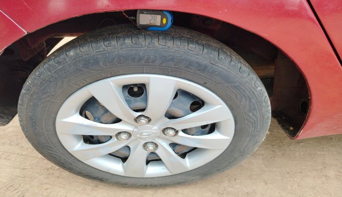 2012 Hyundai Eon MAGNA +, Petrol, Manual, 60,736 km, tyre