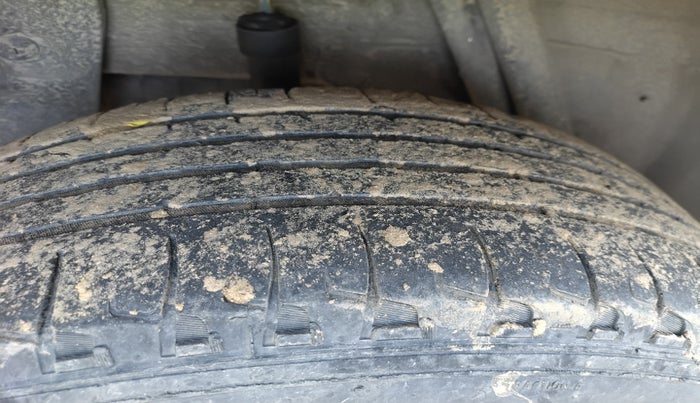 2015 Renault Duster 85 PS RXE DIESEL, Diesel, Manual, 1,10,020 km, tyre