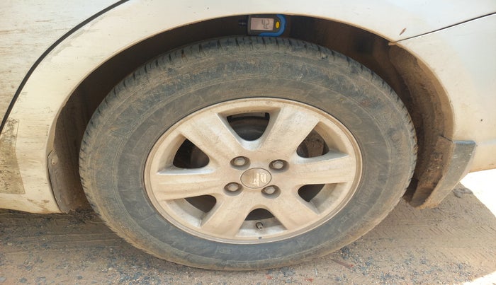 2012 Maruti Swift Dzire VXI, Petrol, Manual, 1,16,815 km, tyre