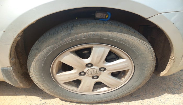 2012 Maruti Swift Dzire VXI, Petrol, Manual, 1,16,815 km, tyre