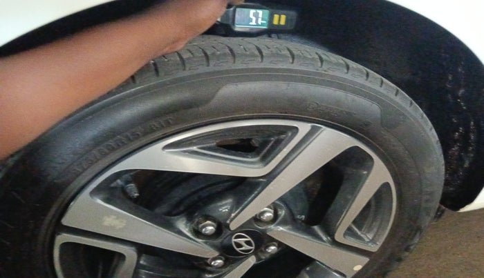 2021 Hyundai AURA SX 1.2, Petrol, Manual, 14,460 km, tyre