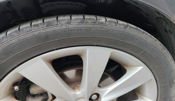 2013 Hyundai Verna FLUIDIC 1.6 CRDI SX AT, Diesel, Automatic, 1,27,879 km, tyre