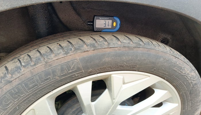 2023 Hyundai VENUE S 1.2, Petrol, Manual, 24,294 km, tyre