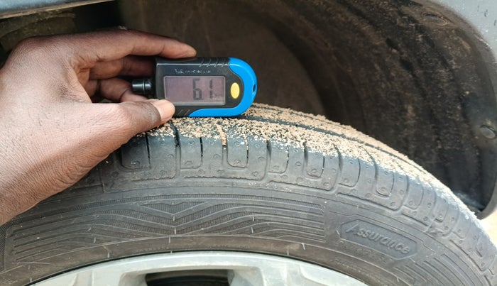 2018 Renault Kwid CLIMBER 1.0 AMT, Petrol, Automatic, 75,000 km, tyre